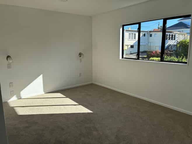 2/3 Dallinghoe Crescent, Milford