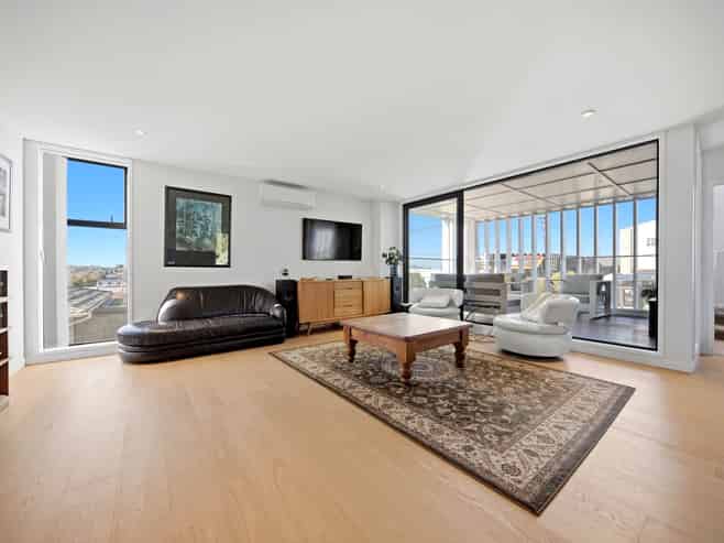 174A Archers Road, Glenfield