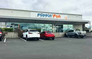 HIGH EXPOSURE SHOWROOM / ENTERTAINMENT
