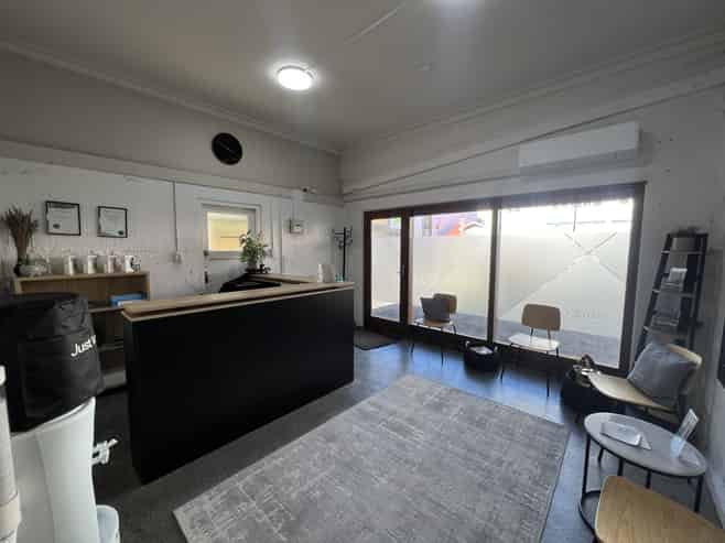 Island Bay ground floor commercial