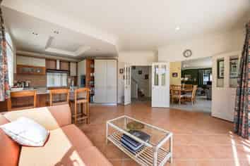 30 Woodridge Avenue, Northcross