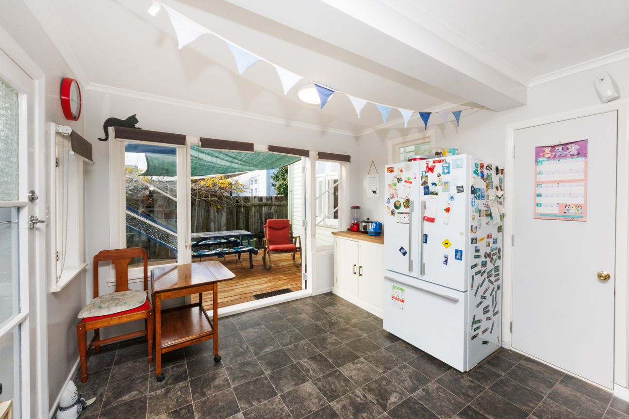 DESIGNED FOR MULTI-GENERATIONAL LIVING - Więcej