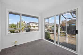 347 Worcester Street, Linwood