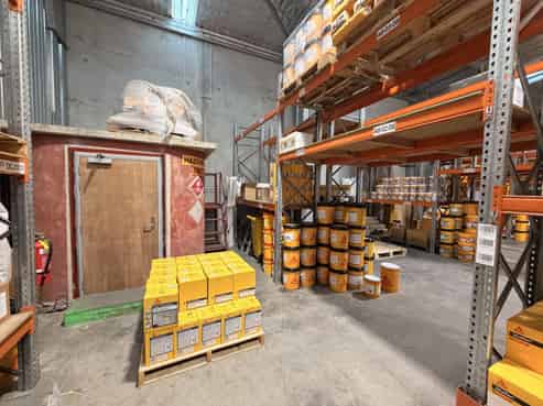 Tidy, clear span, high stud warehouse