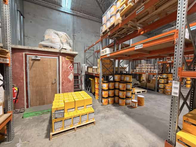 Tidy, clear span, high stud warehouse