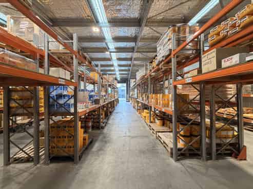 Tidy, clear span, high stud warehouse