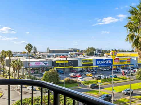 4J/18 Ronwood Avenue, Manukau