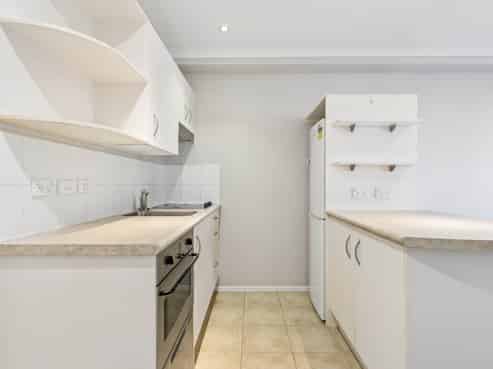 4J/18 Ronwood Avenue, Manukau