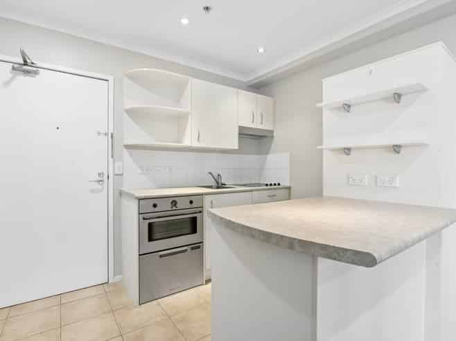 4J/18 Ronwood Avenue, Manukau