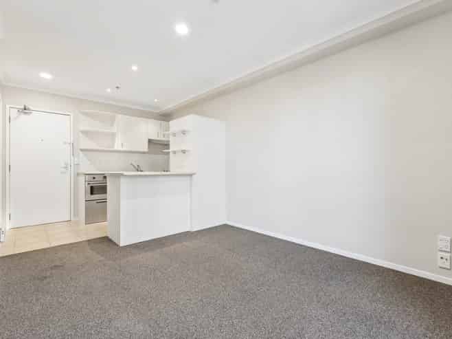 4J/18 Ronwood Avenue, Manukau