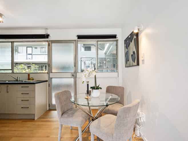 208/9 Sarawia Street, Newmarket