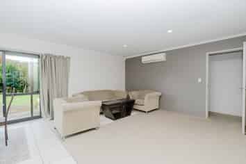 58 Darjon Drive, Huntington