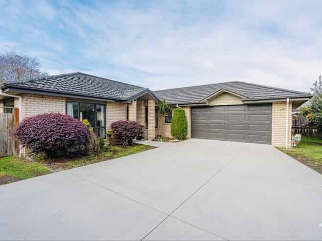 58 Darjon Drive, Huntington
