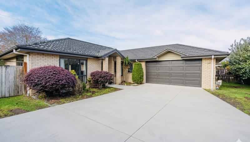 58 Darjon Drive, Huntington