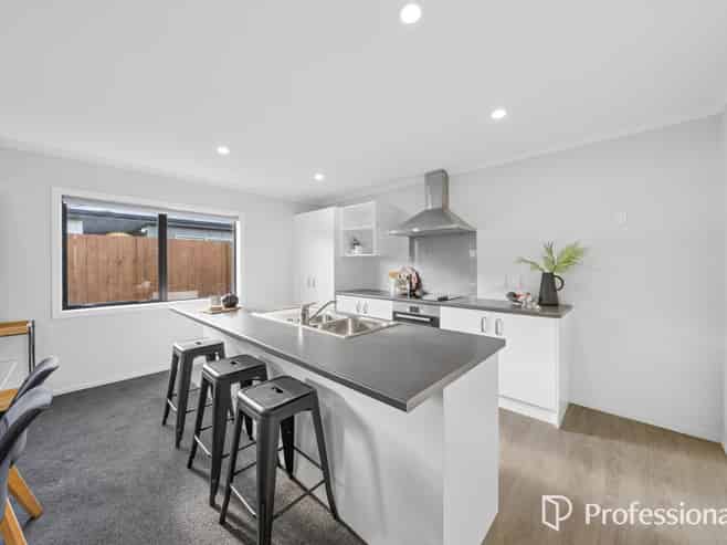 96 Farmer Crescent, Taita