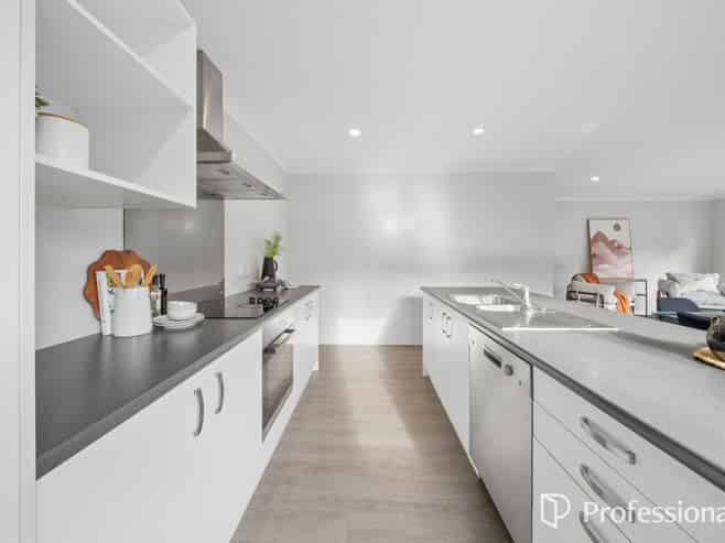 96 Farmer Crescent, Taita