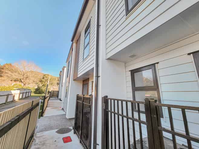 4/31 Wainuiomata Road, Wainuiomata