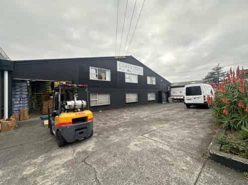 Warehouse with office - road front, Henderson
