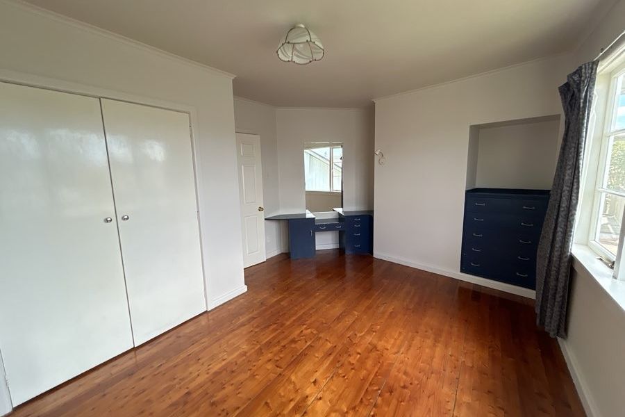Three-Bedroom Home with Garage in Springfield – pohled 5