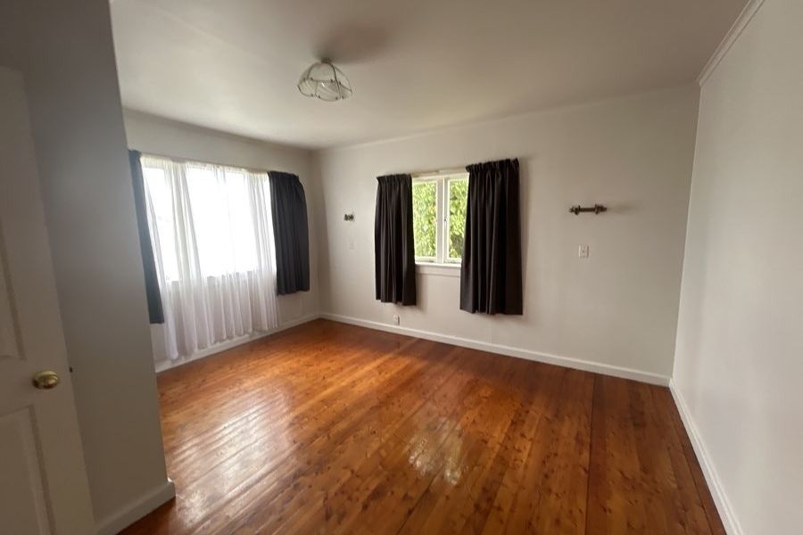 Three-Bedroom Home with Garage in Springfield – pohled 6
