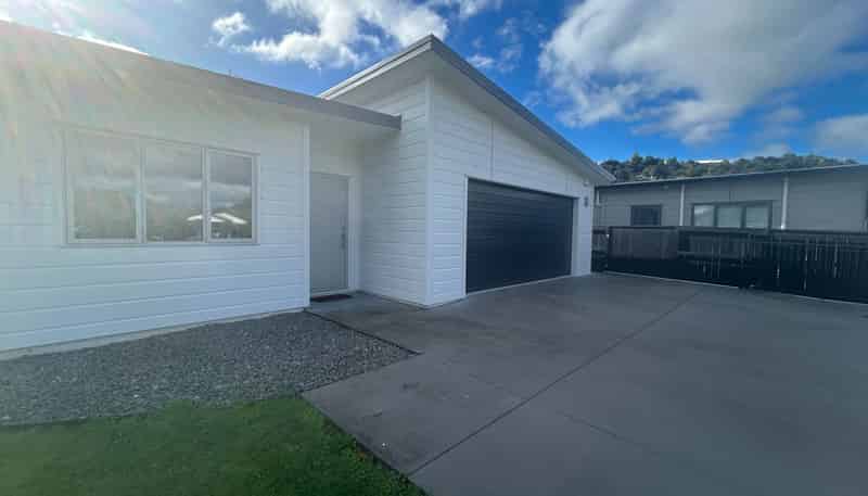 210 Lakes Boulevard, Pyes Pa