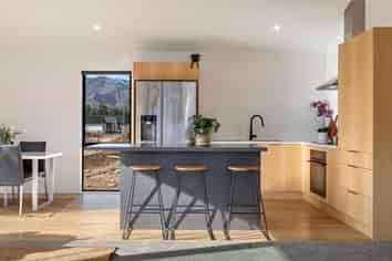 32/ Riley Street , Lake Hawea
