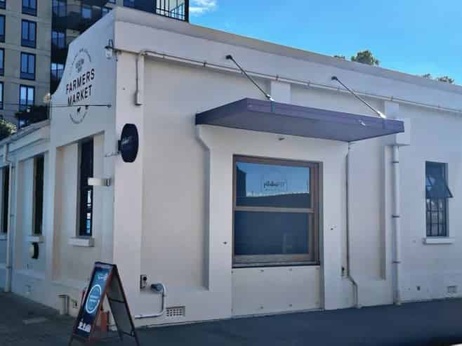 A Prime Retail Space in the Heart of Catalina Bay