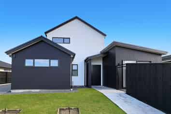 8 Phelan Pl, Aidanfield