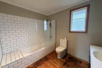115 Seaview Road, Westown