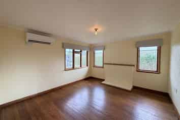 115 Seaview Road, Westown