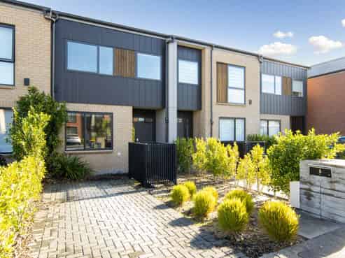 6 Oma Hoiho Place, Westgate