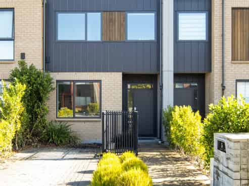 6 Oma Hoiho Place, Westgate