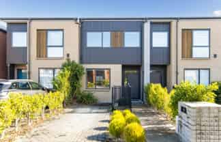 6 Oma Hoiho Place, Westgate