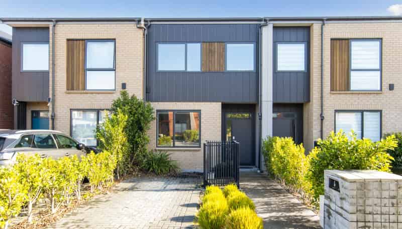 6 Oma Hoiho Place, Westgate