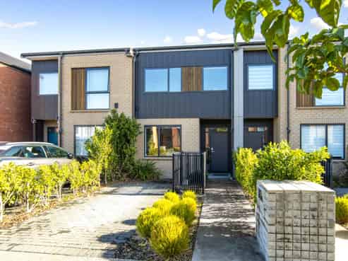 6 Oma Hoiho Place, Westgate