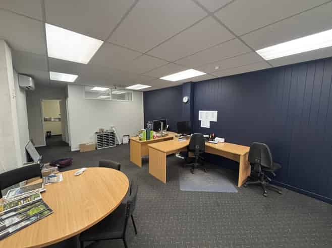 Affordable tidy office
