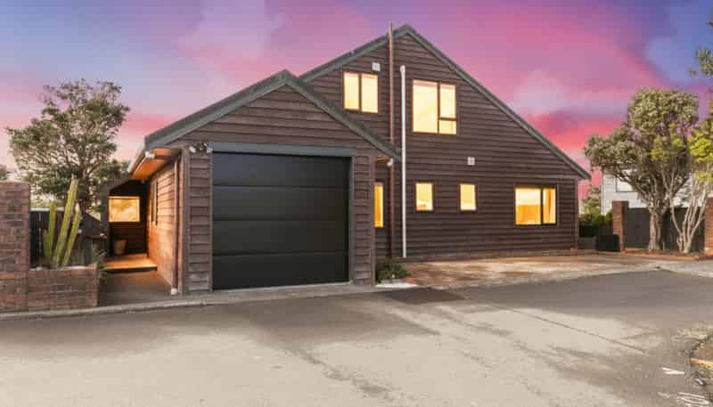 10 Peter Button Place, Johnsonville