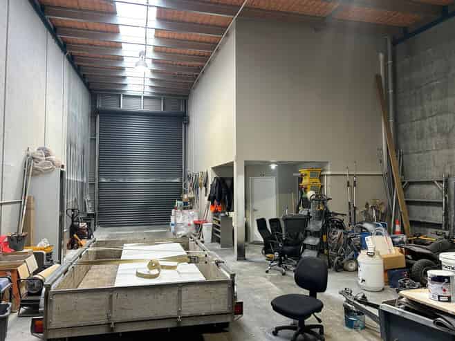 Industrial Unit with Yard
