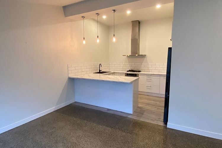 Modernised 4bdrm Home in Karori with parking - Meer