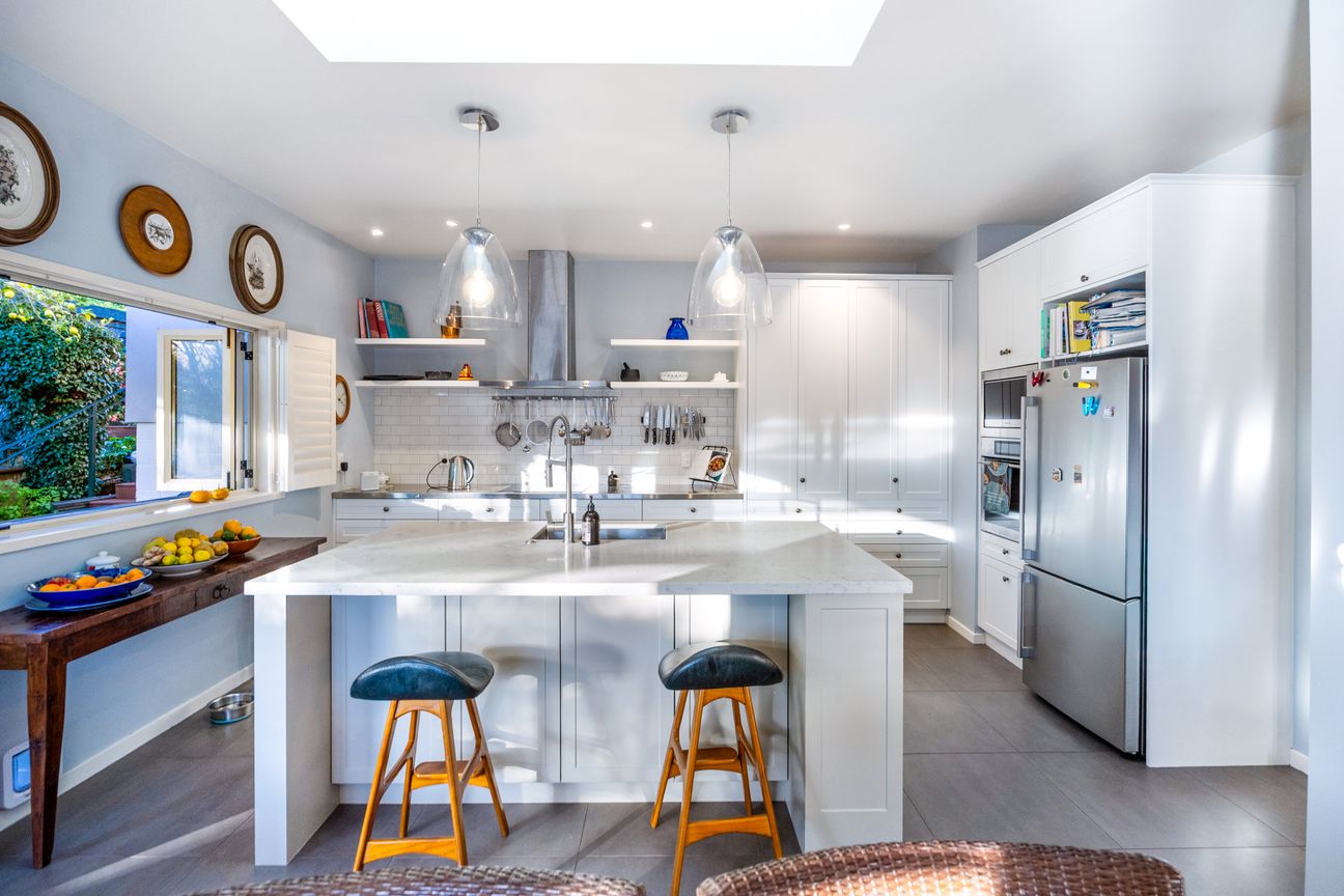 CLASSY, GORGEOUS FAMILY LIVING IN TITIRANGI! - Veel