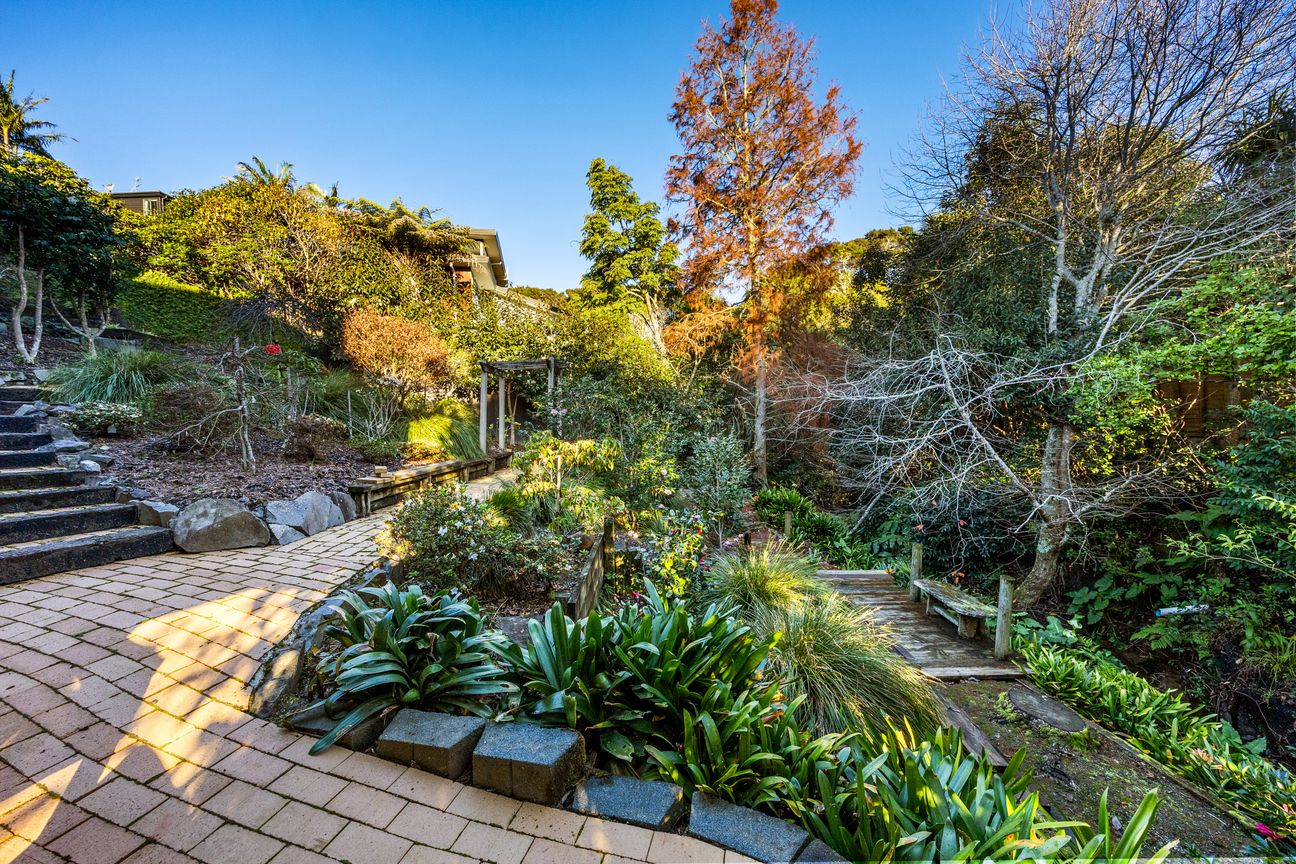 CLASSY, GORGEOUS FAMILY LIVING IN TITIRANGI! - Vaade 3