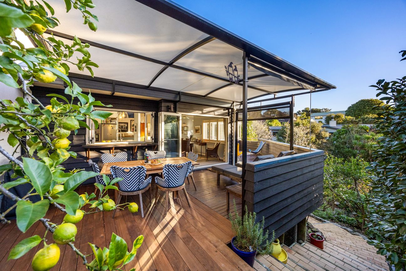 CLASSY, GORGEOUS FAMILY LIVING IN TITIRANGI! - Vaade 4