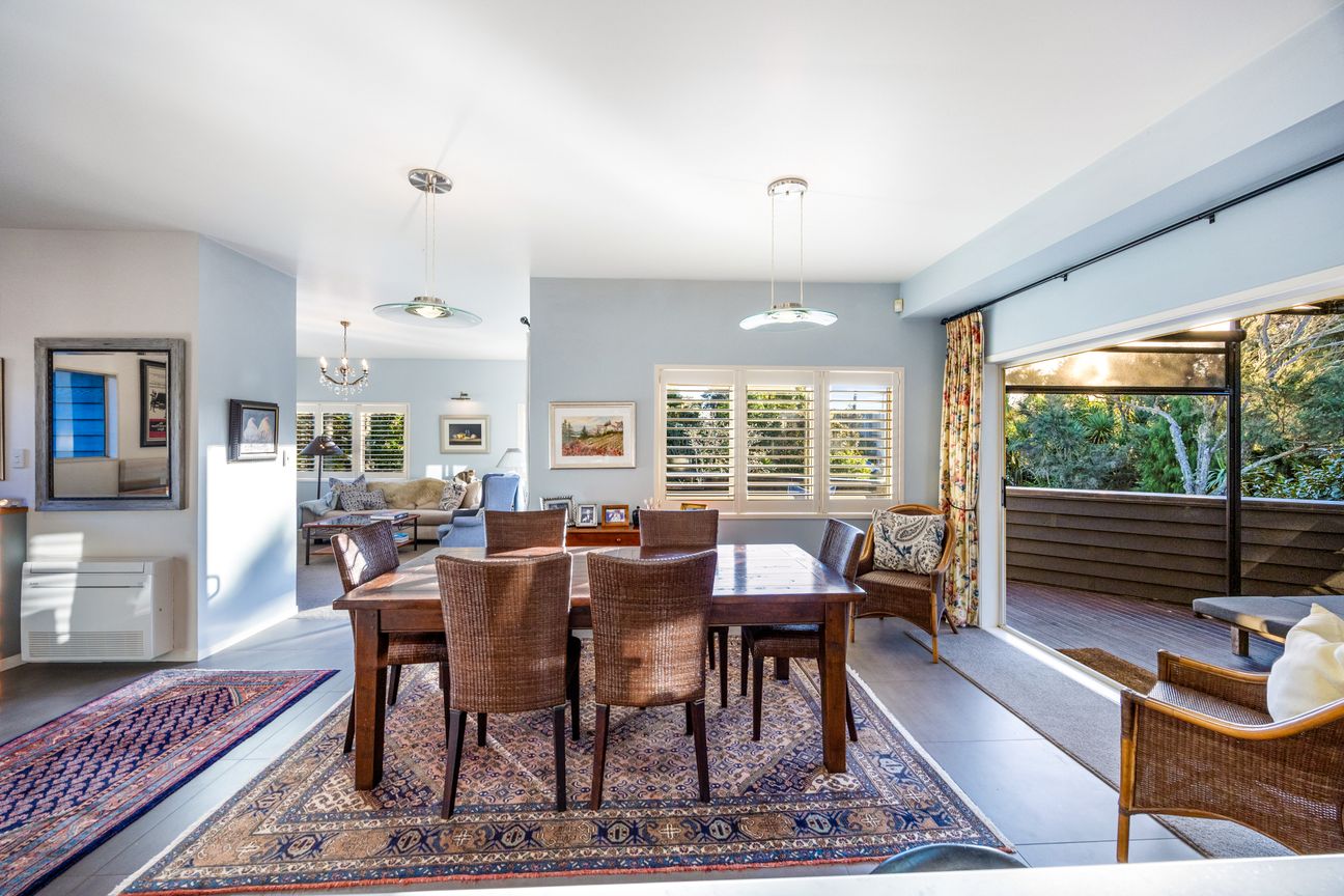 CLASSY, GORGEOUS FAMILY LIVING IN TITIRANGI! - Vaade 5