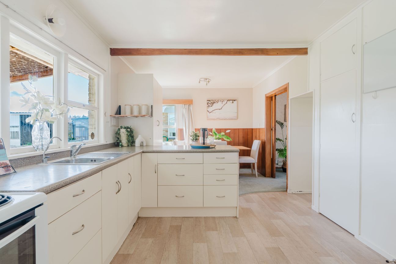 Home, Investment & Future Potential - Vista 5
