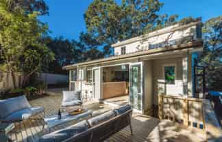 4 Hillside Road, Ostend