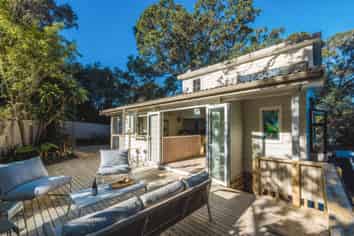 4 Hillside Road, Ostend