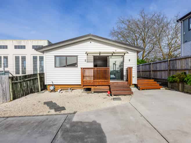 22A Lincoln Park Avenue, Massey