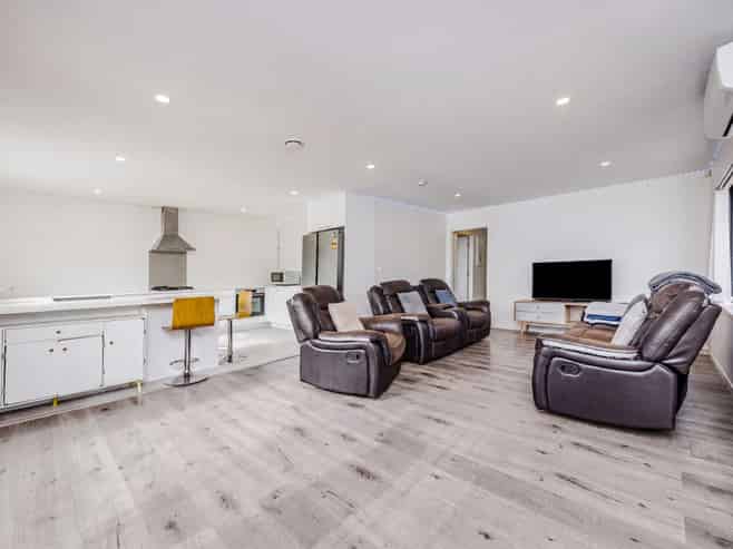 22A Lincoln Park Avenue, Massey