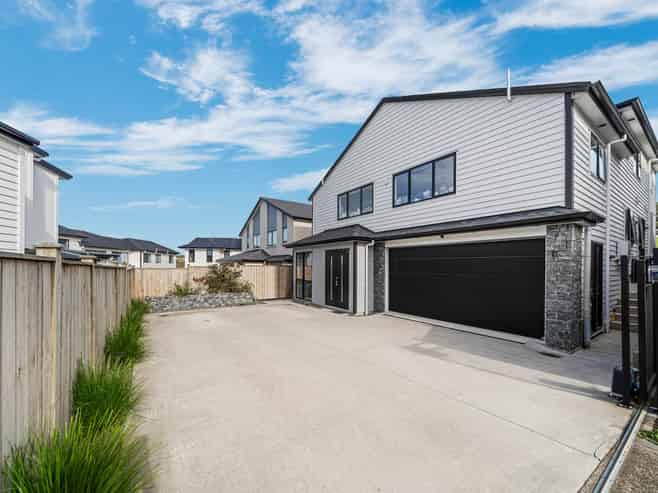2A Ballyalton Crescent, Flat Bush