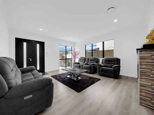 2A Ballyalton Crescent, Flat Bush